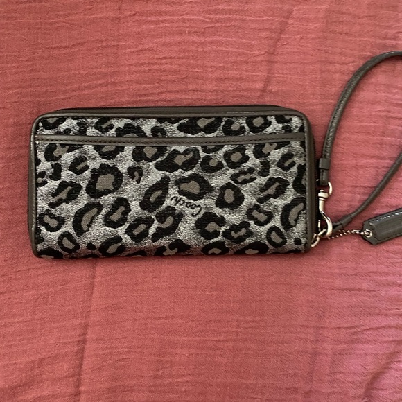 Coach Wallet - Picture 7 of 8